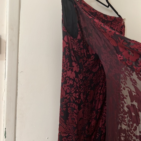 BadgkeyMishka one shoulder burgundy evening maxi dress with floral pattern. - Picture 4 of 11